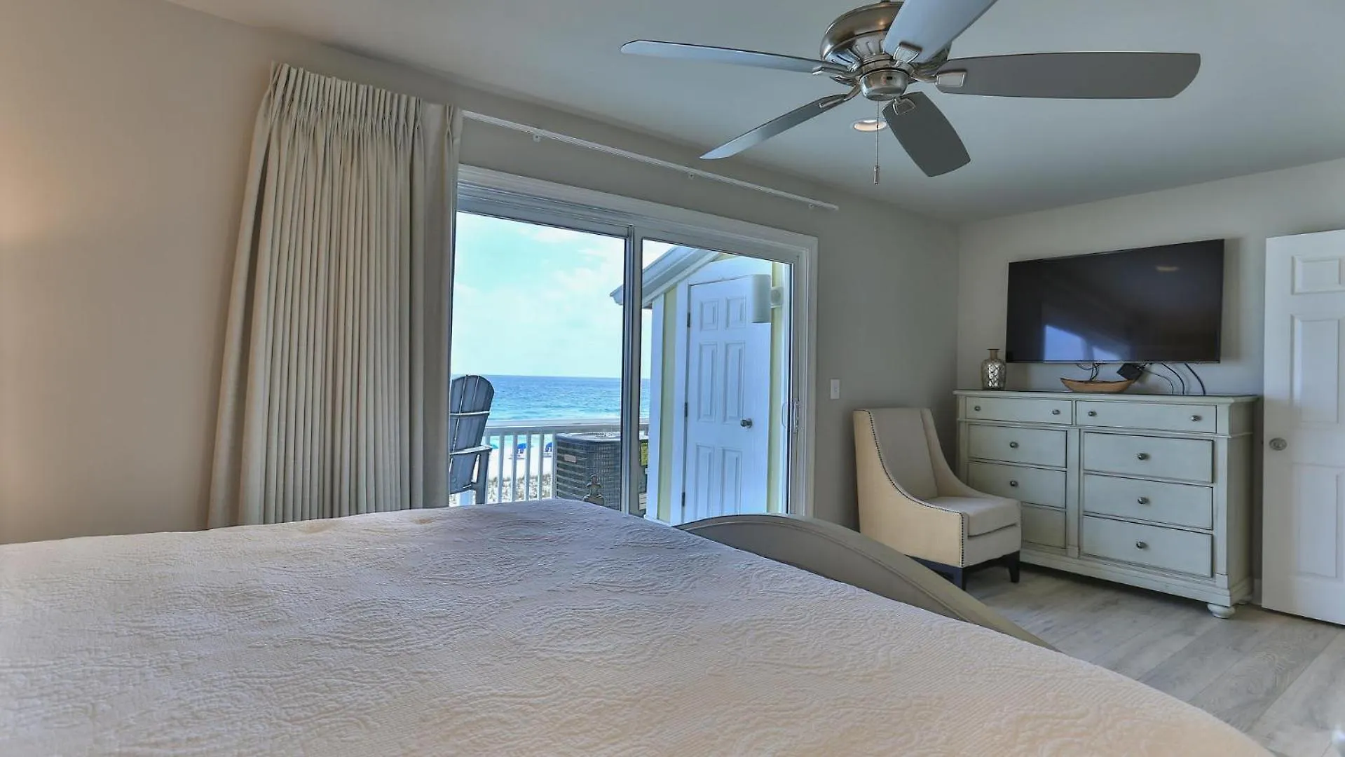 Southbay By The Gulf 132 Is A Completely Renovated 3 Bedroom Beach Front Townhome In Destin United States