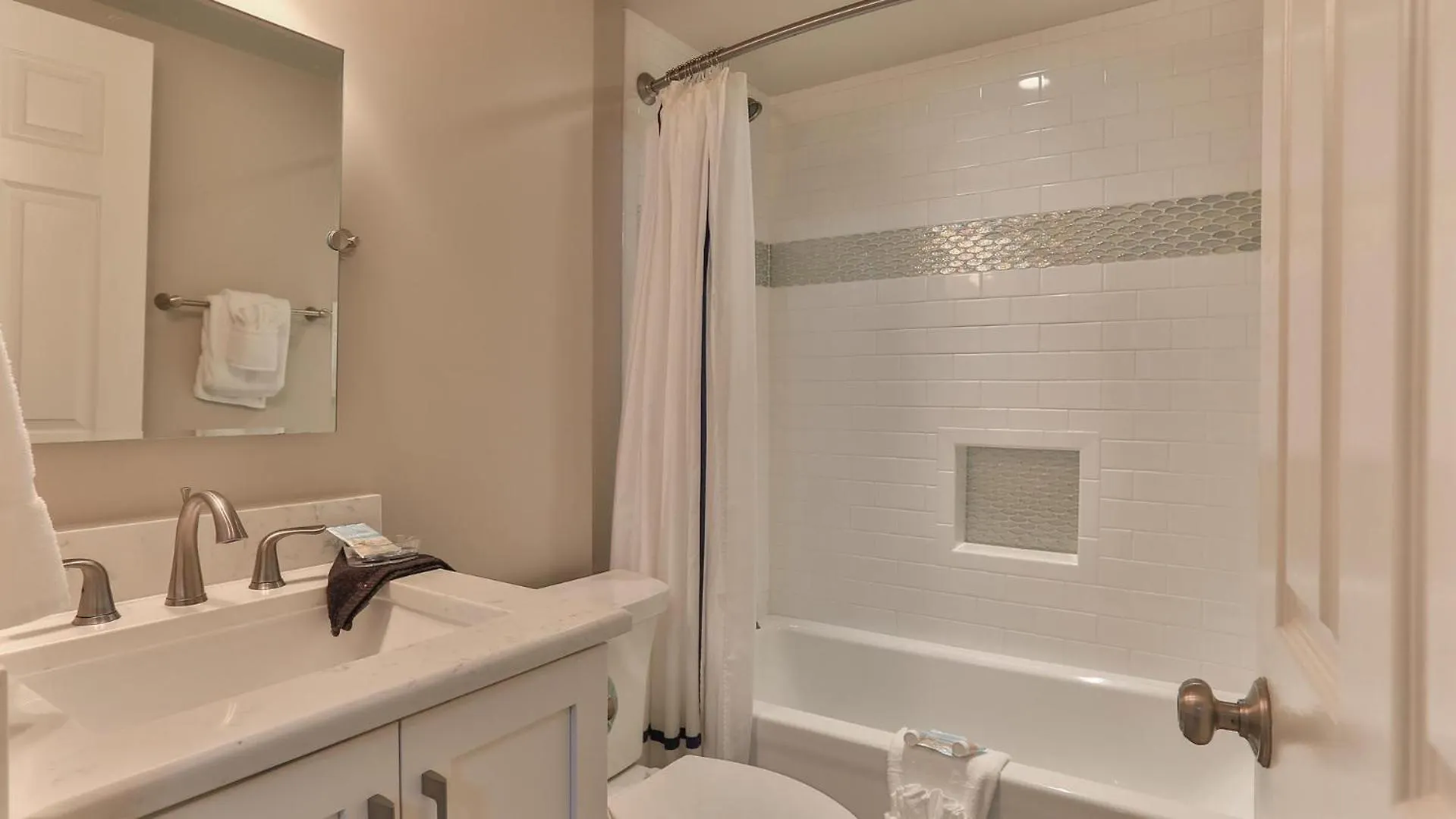 Southbay By The Gulf 132 Is A Completely Renovated 3 Bedroom Beach Front Townhome In Destin 0*,  United States