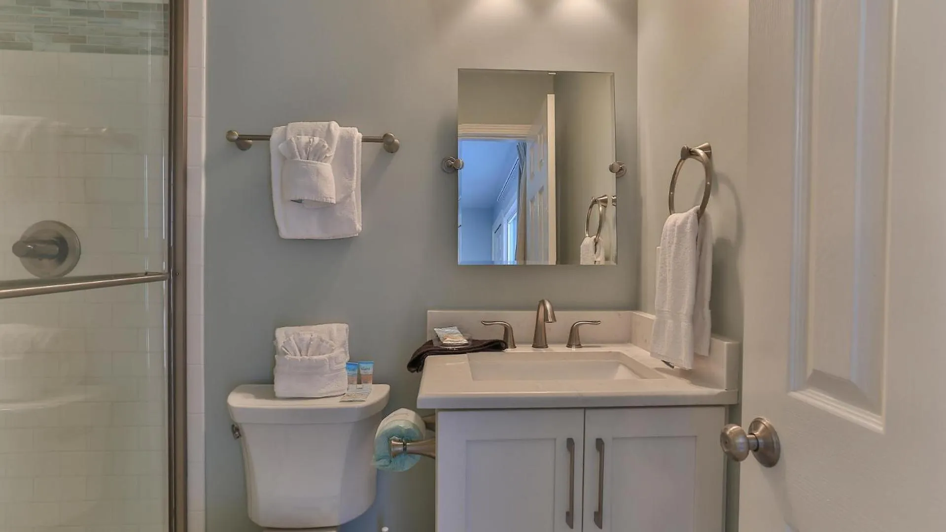 Southbay By The Gulf 132 Is A Completely Renovated 3 Bedroom Beach Front Townhome In Destin 0*,